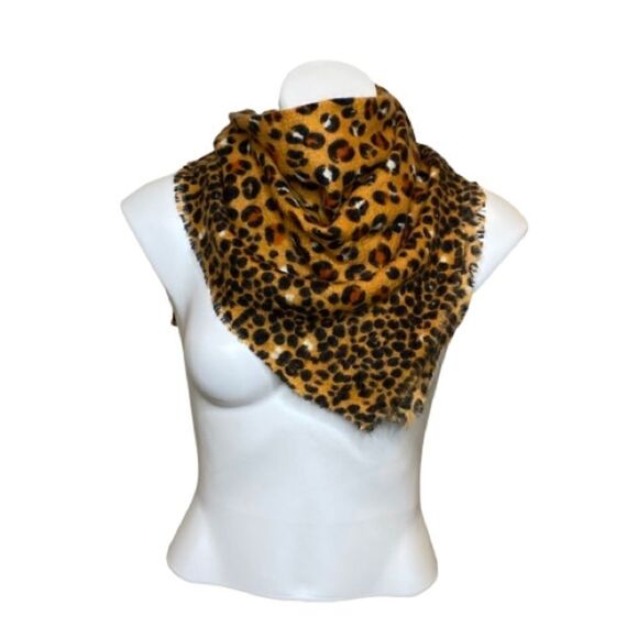 Zara accessories leopard print scarf size 32” X 31” - Picture 1 of 10
